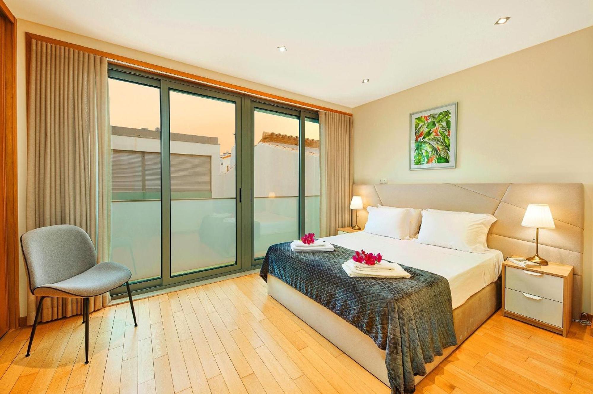 Beautiful Town Centre Townhouse With Shared Pool Casa de Férias *
